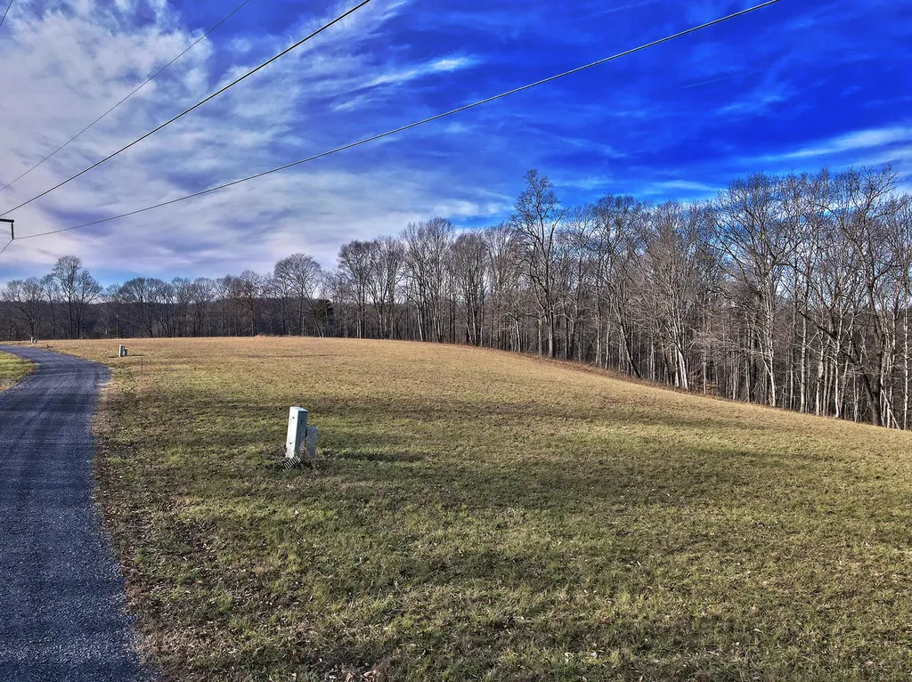 12 Dockery Road Russell Springs KY 42642