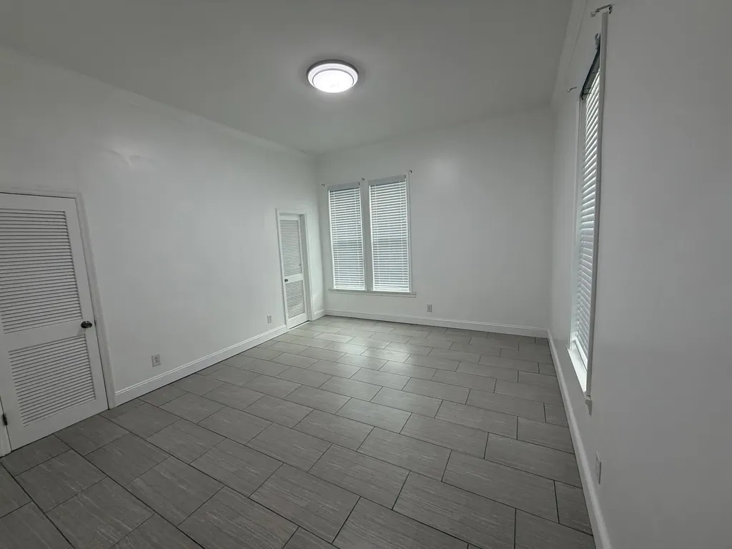 402 Park Avenue Irvine KY 40336