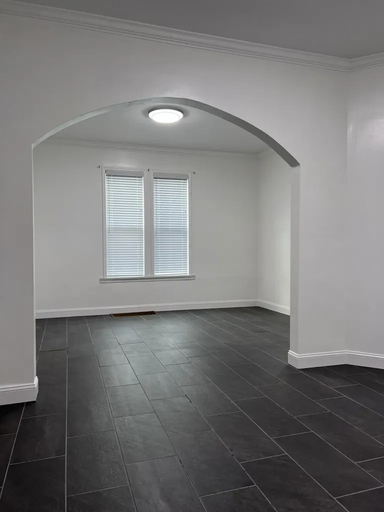 402 Park Avenue Irvine KY 40336