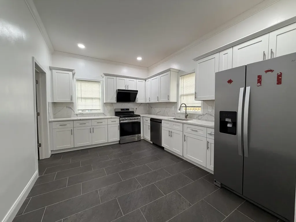 402 Park Avenue Irvine KY 40336