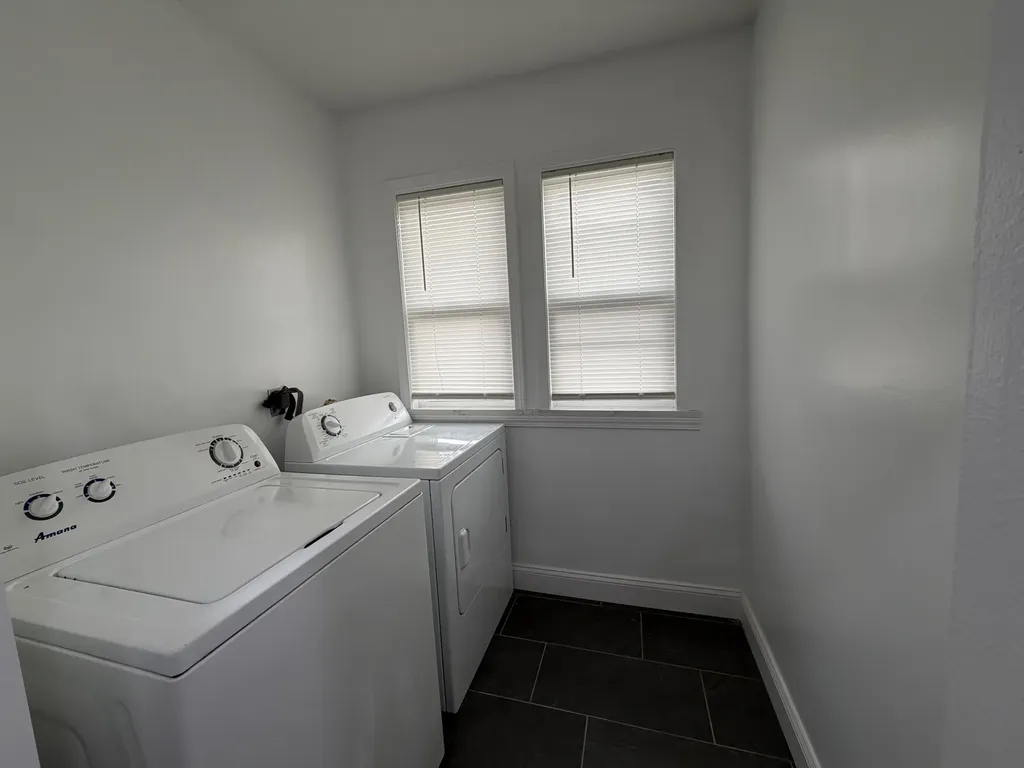 402 Park Avenue Irvine KY 40336