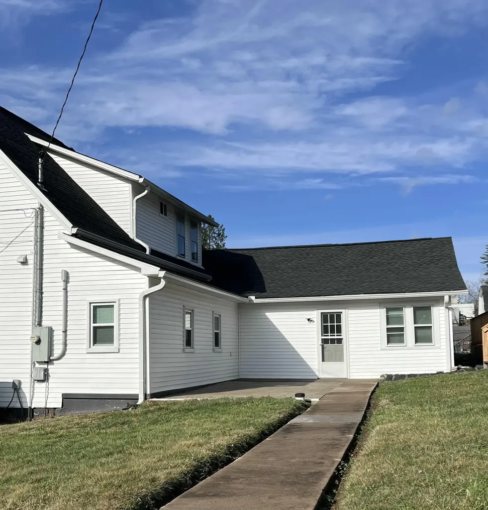 402 Park Avenue Irvine KY 40336