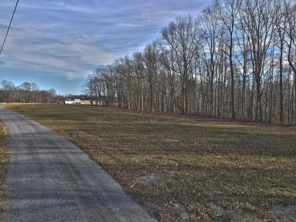8 Dockery Road Russell Springs KY 42642