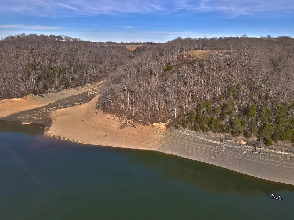 8 Dockery Road Russell Springs KY 42642