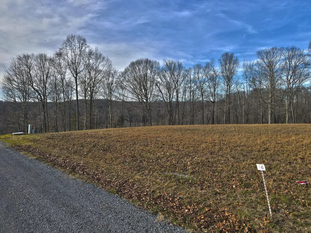 17 Dockery Road Russell Springs KY 42642