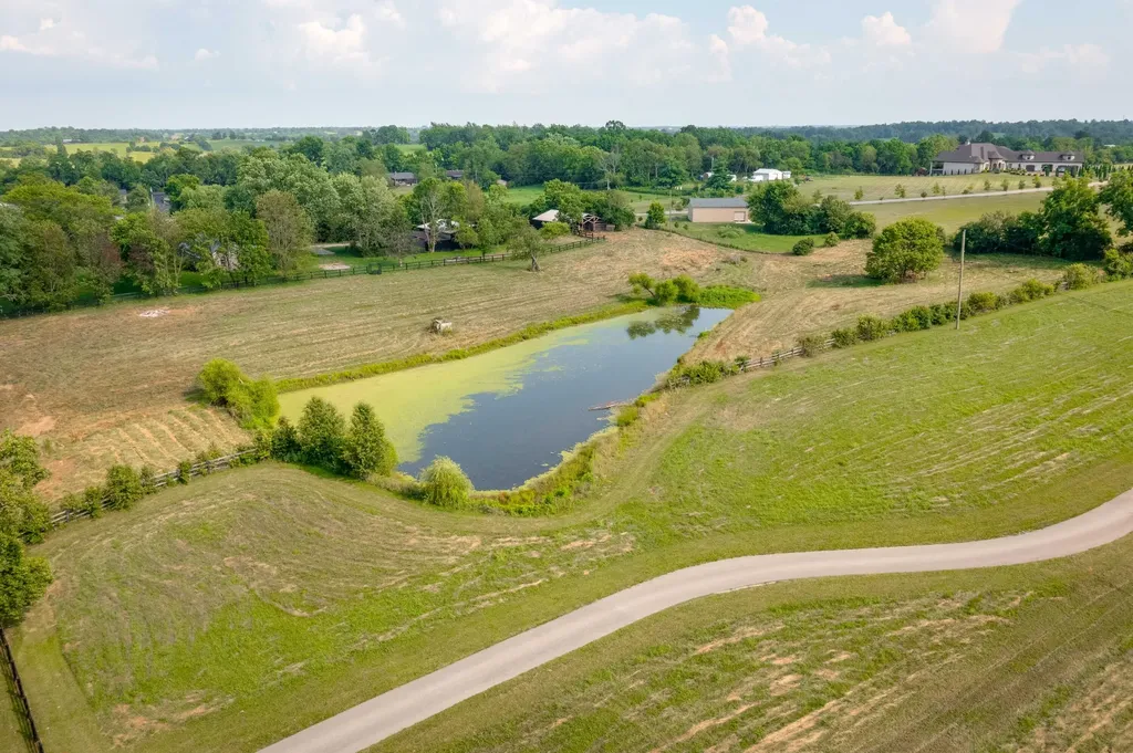 2450 Vince Road Nicholasville KY 40356