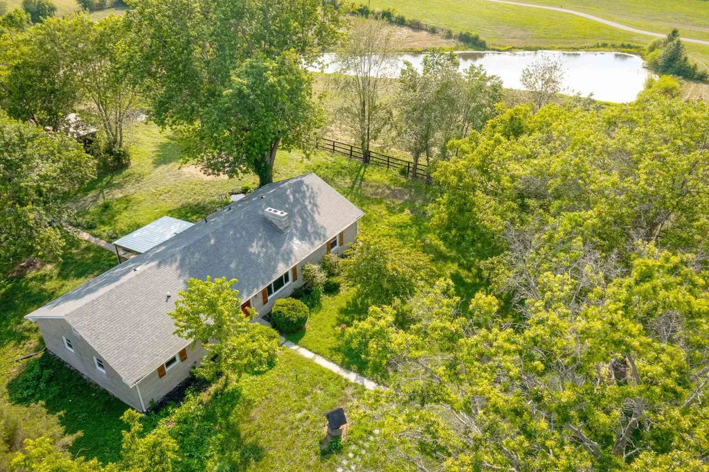 2450 Vince Road Nicholasville KY 40356