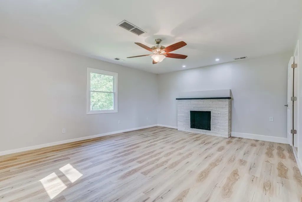 2450 Vince Road Nicholasville KY 40356