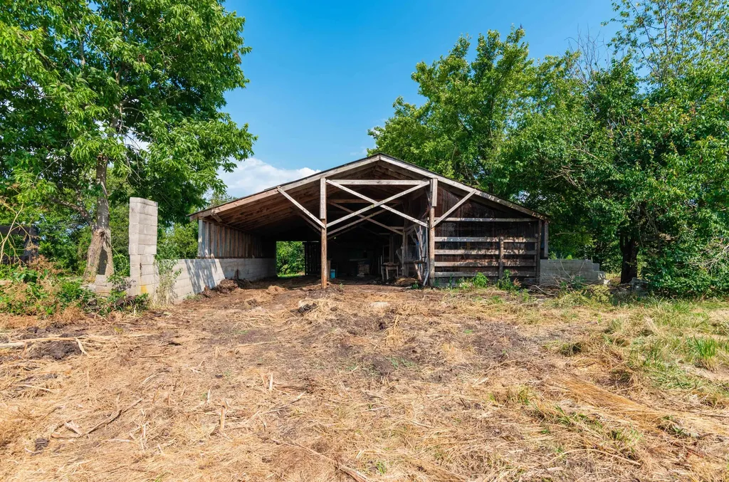2450 Vince Road Nicholasville KY 40356