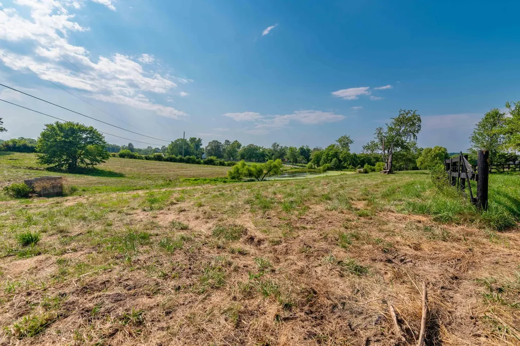 2450 Vince Road Nicholasville KY 40356