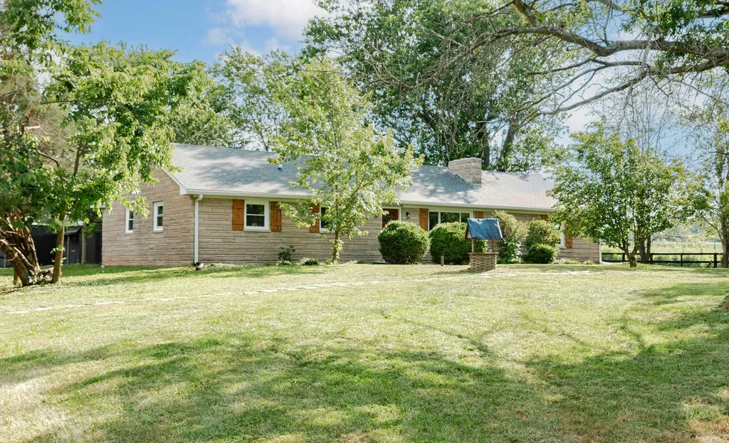 2450 Vince Road Nicholasville KY 40356
