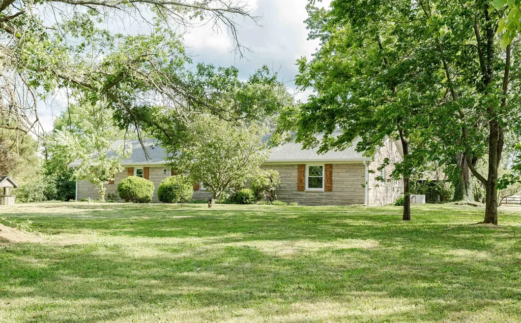 2450 Vince Road Nicholasville KY 40356