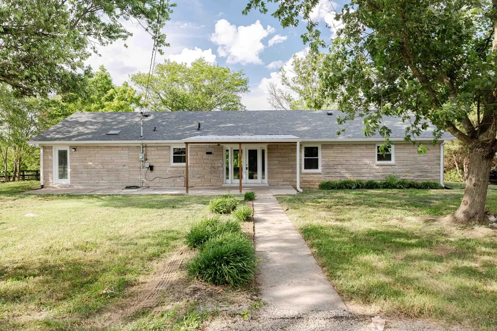 2450 Vince Road Nicholasville KY 40356