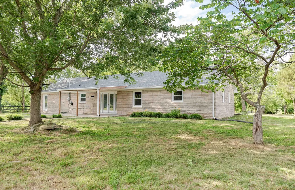2450 Vince Road Nicholasville KY 40356