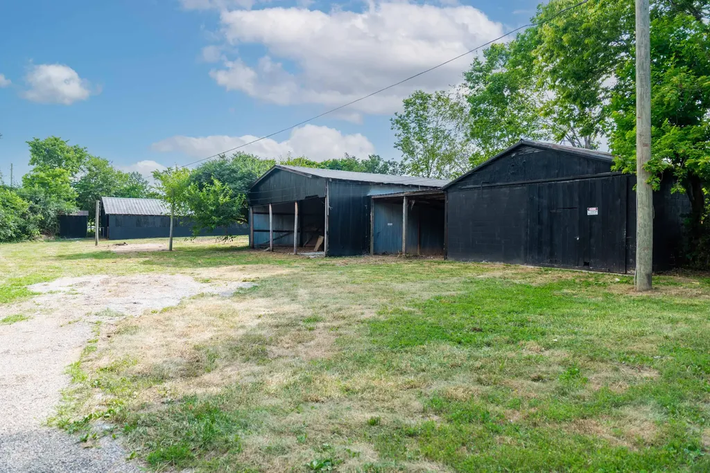 2450 Vince Road Nicholasville KY 40356