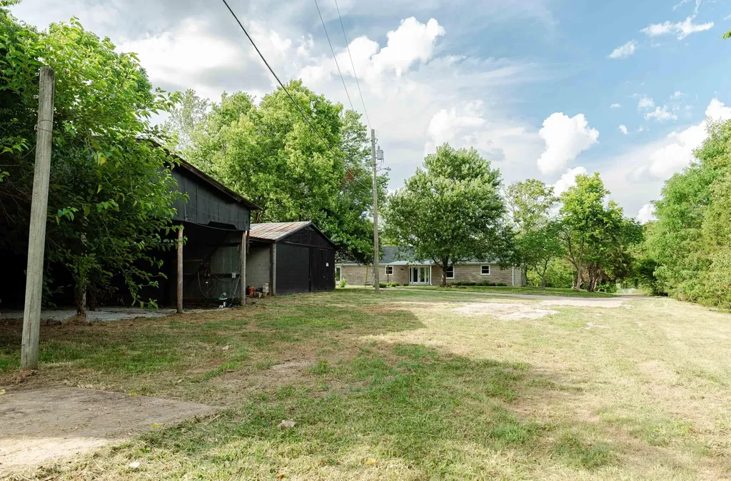 2450 Vince Road Nicholasville KY 40356