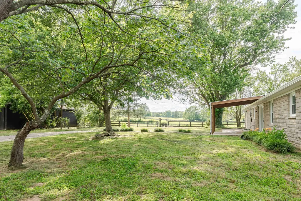 2450 Vince Road Nicholasville KY 40356
