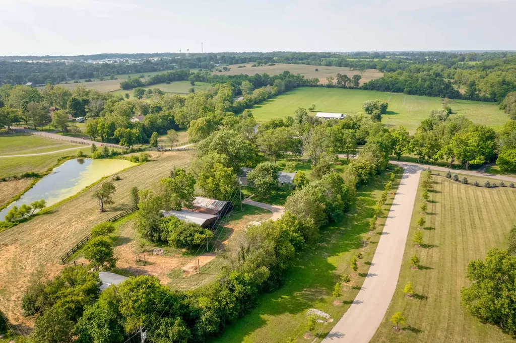 2450 Vince Road Nicholasville KY 40356