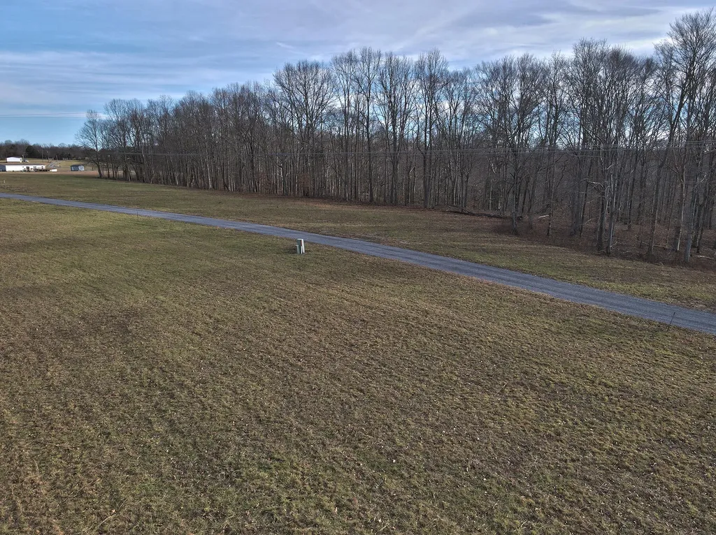 52 Dockery Road Russell Springs KY 42642