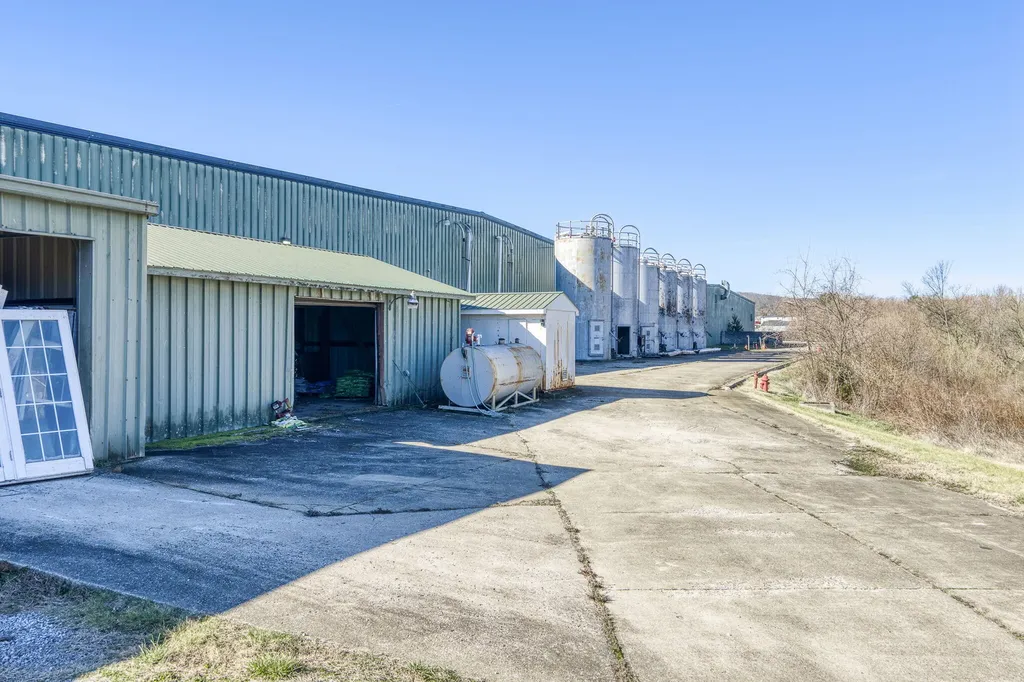 1200 Columbia Avenue Monticello KY 42633