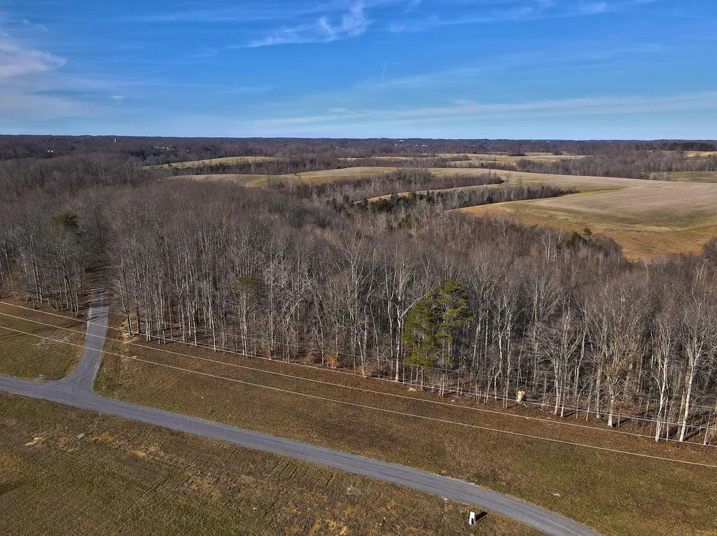 32 Dockery Road Russell Springs KY 42642
