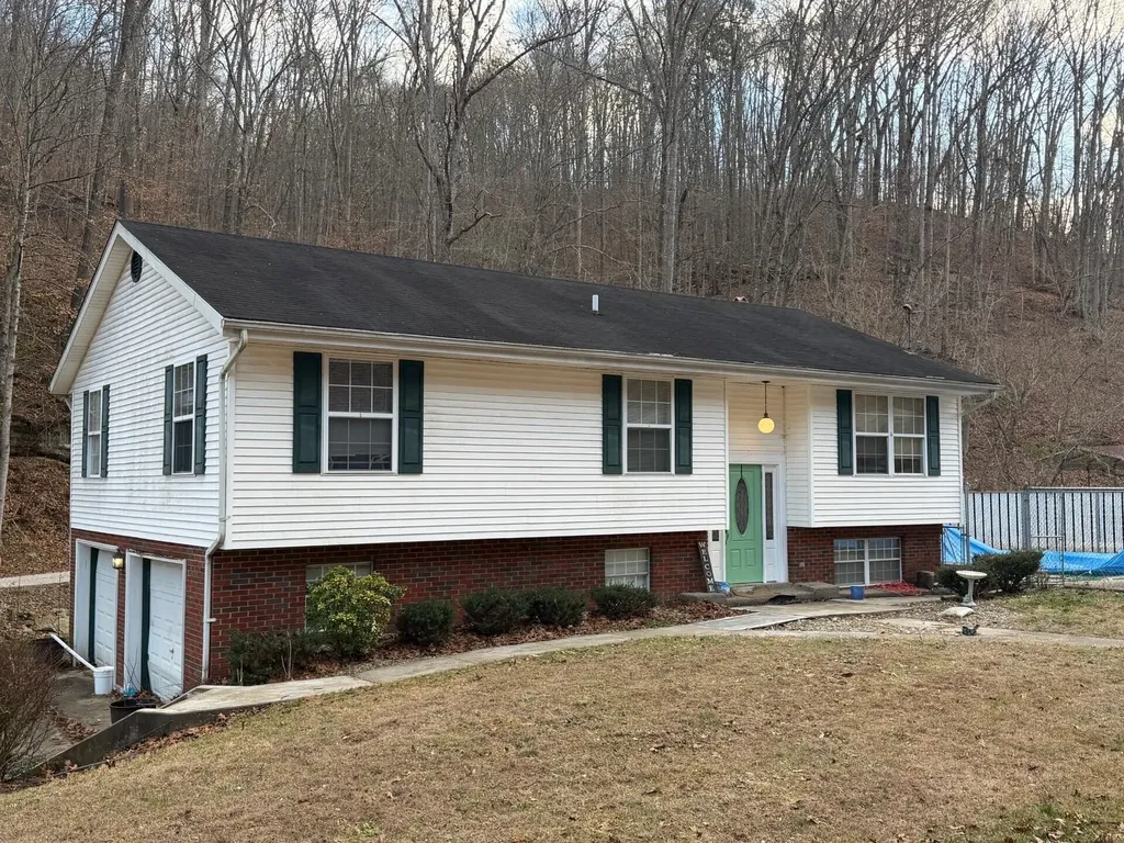 5085 Ky-40 West Staffordsville KY 41256
