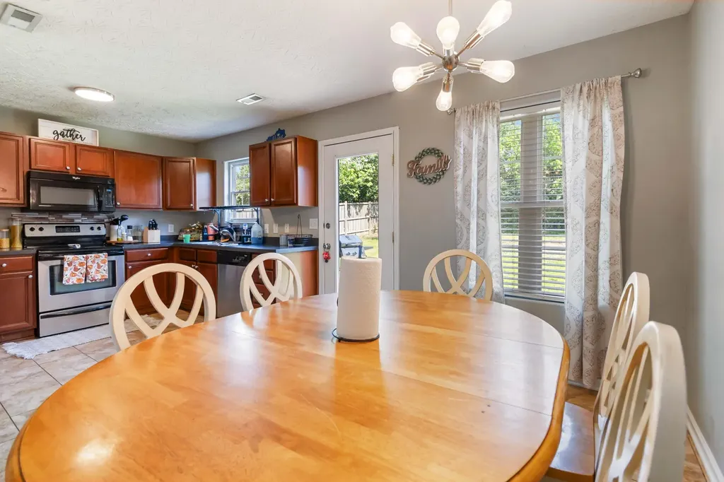 111 Baybrook Circle Nicholasville KY 40356