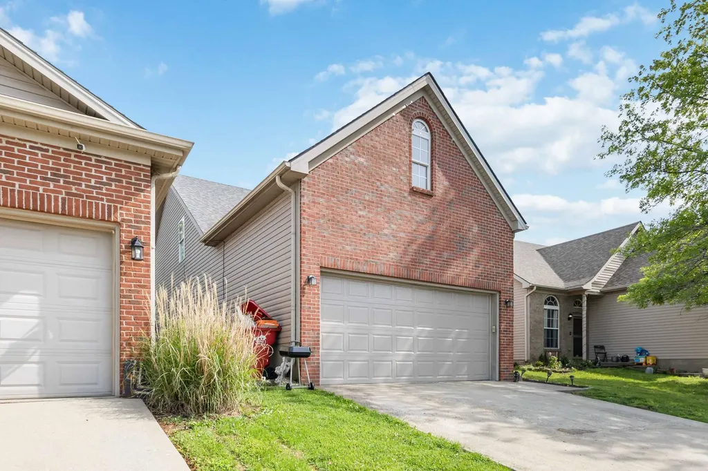 111 Baybrook Circle Nicholasville KY 40356