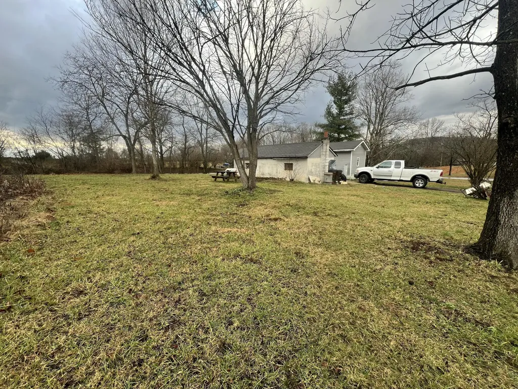 2165 State Highway 3246 Crab Orchard KY 40419