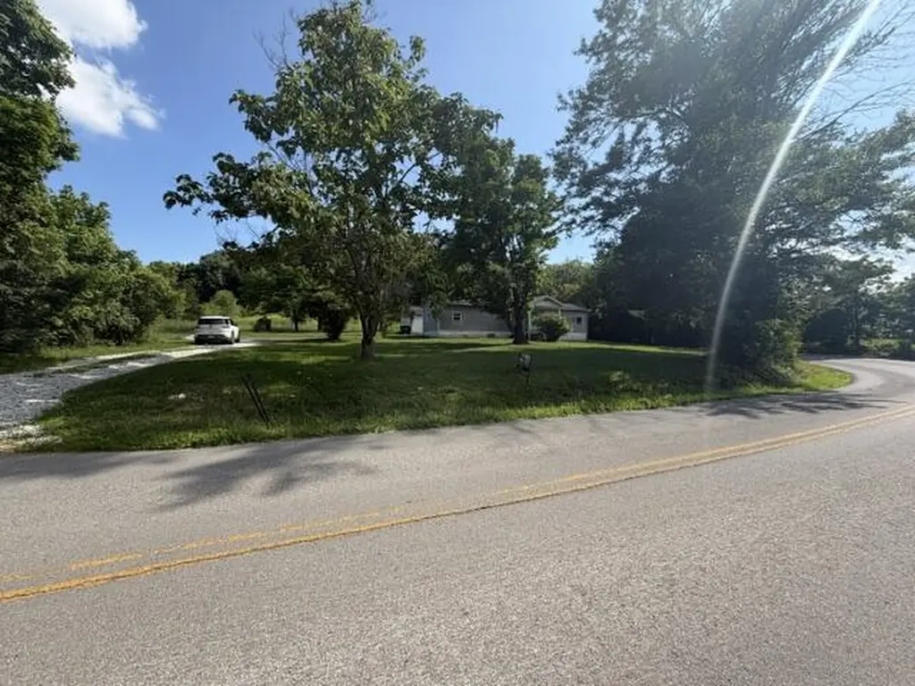 2165 State Highway 3246 Crab Orchard KY 40419
