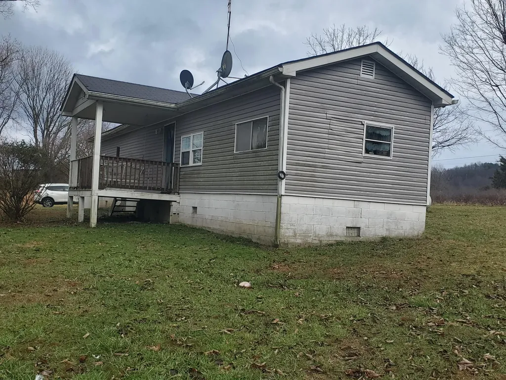 2165 State Highway 3246 Crab Orchard KY 40419