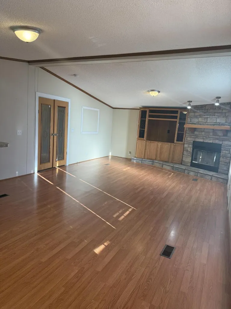 6854 E Laurel Road London KY 40741