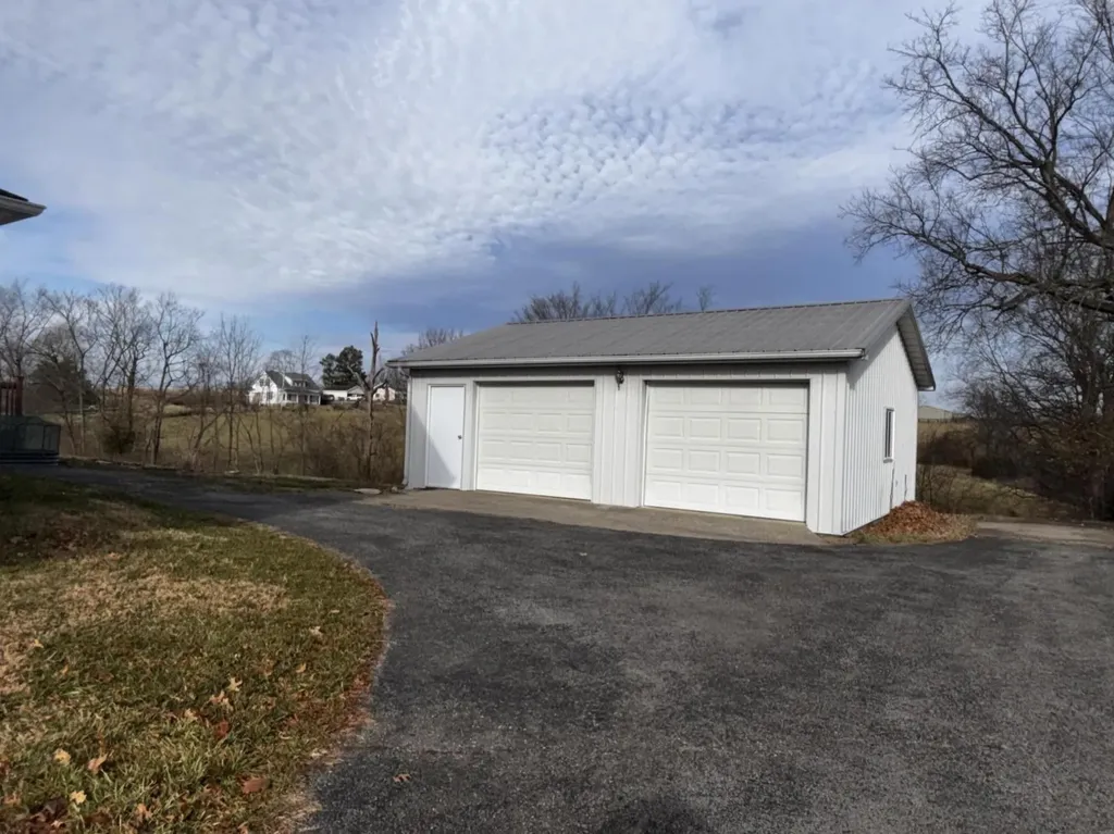 205 W 1st Street Perryville KY 40468