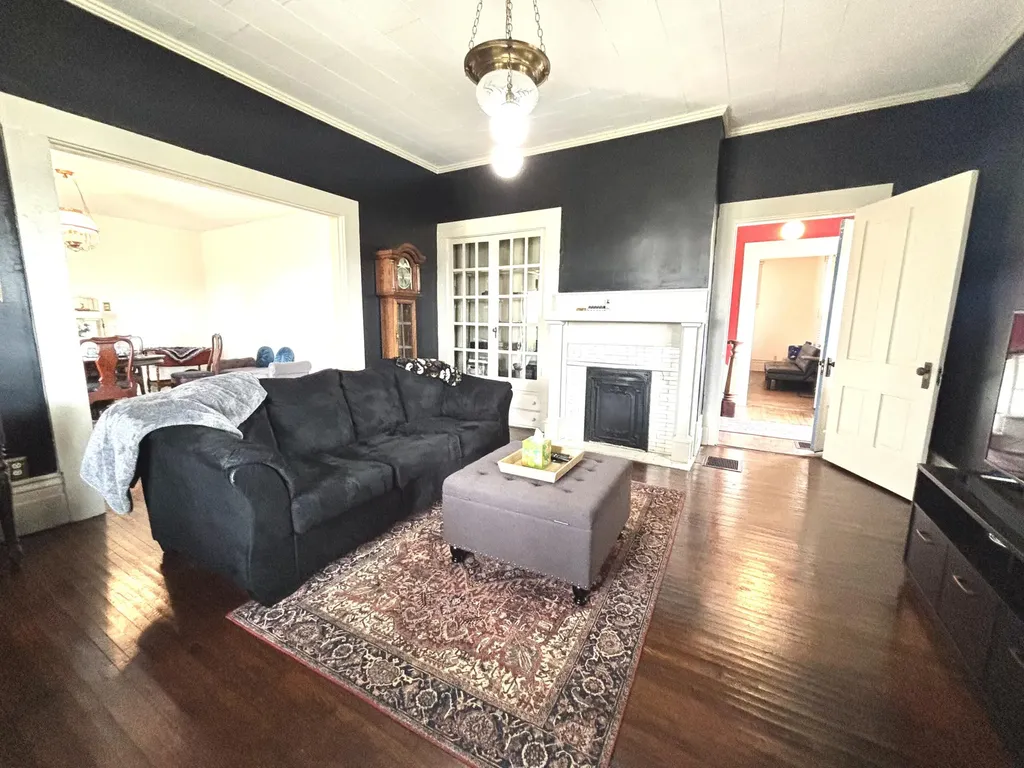 205 W 1st Street Perryville KY 40468
