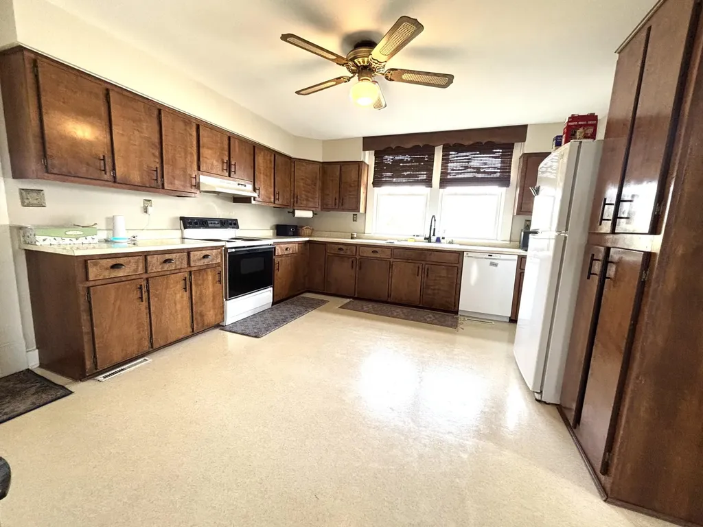 205 W 1st Street Perryville KY 40468