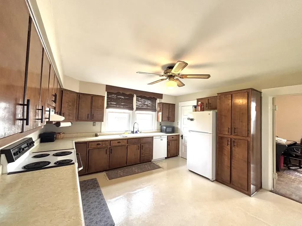 205 W 1st Street Perryville KY 40468