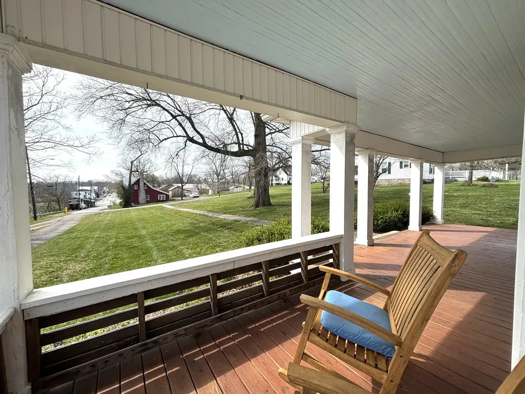 205 W 1st Street Perryville KY 40468