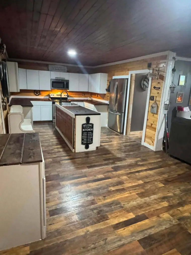 524 4th Street Flatwoods KY 41139