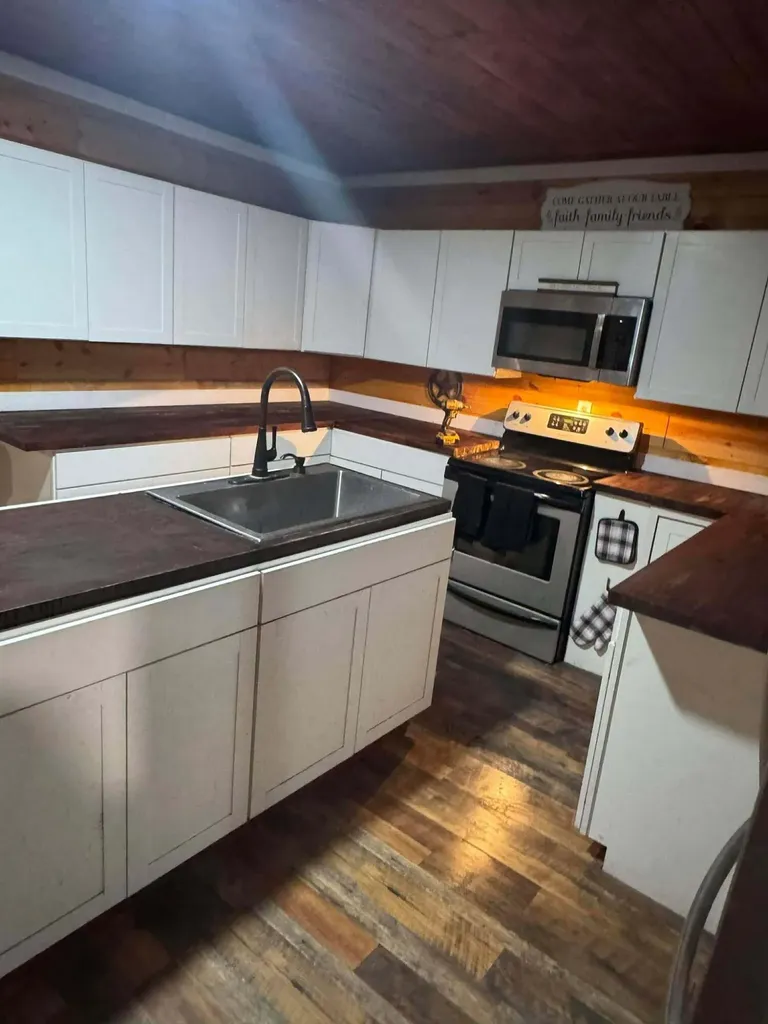 524 4th Street Flatwoods KY 41139