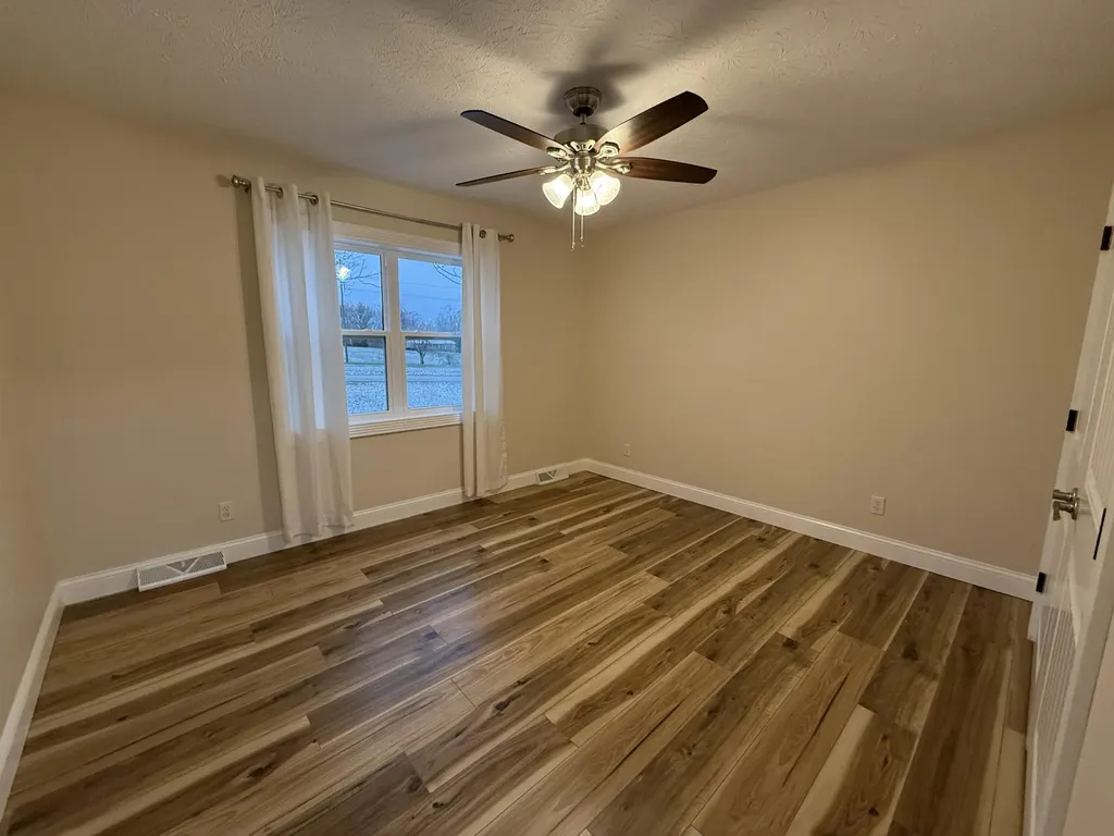 18 Ash Drive Nancy KY 42544