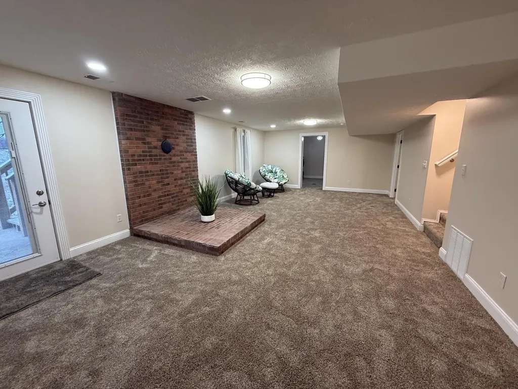18 Ash Drive Nancy KY 42544
