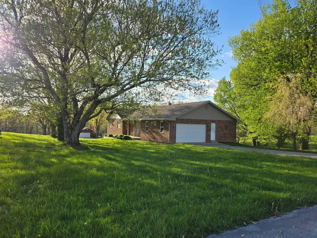 18 Ash Drive Nancy KY 42544