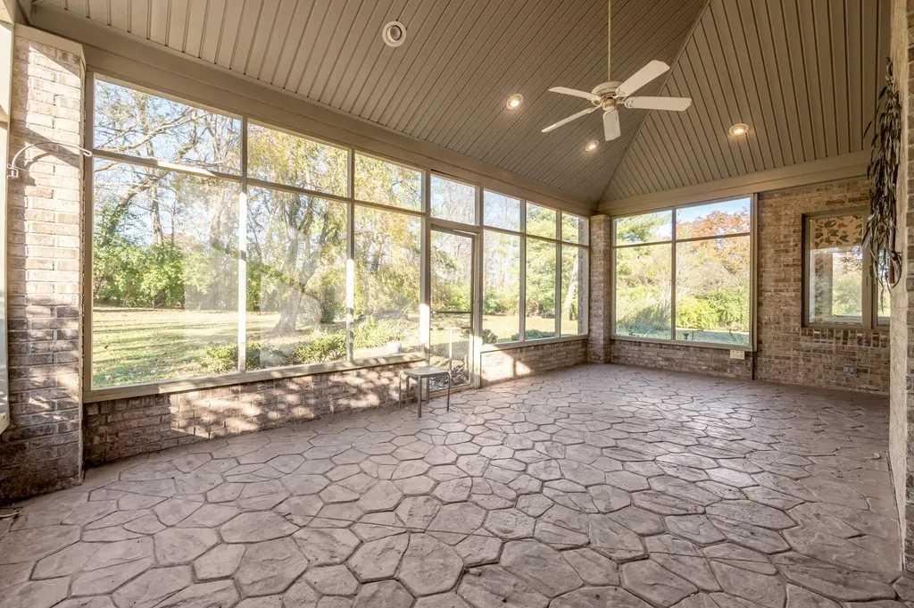 559 Gingermill Lane Lexington KY 40509