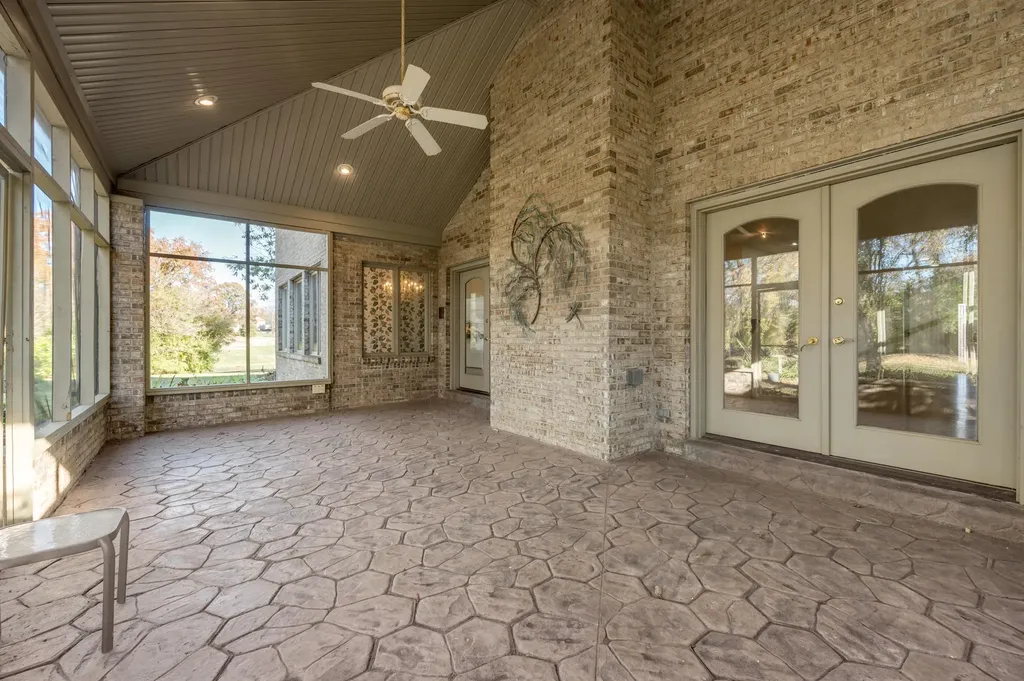 559 Gingermill Lane Lexington KY 40509