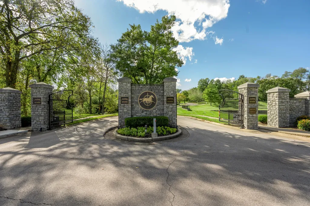 559 Gingermill Lane Lexington KY 40509