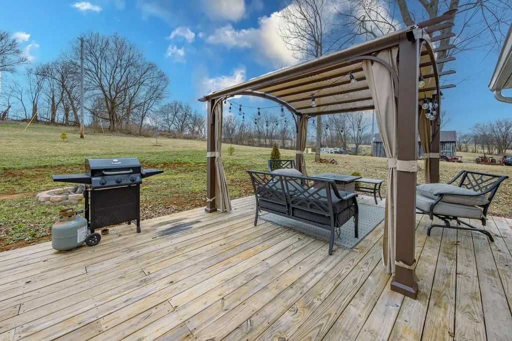 695 Stone Road Paris KY 40361
