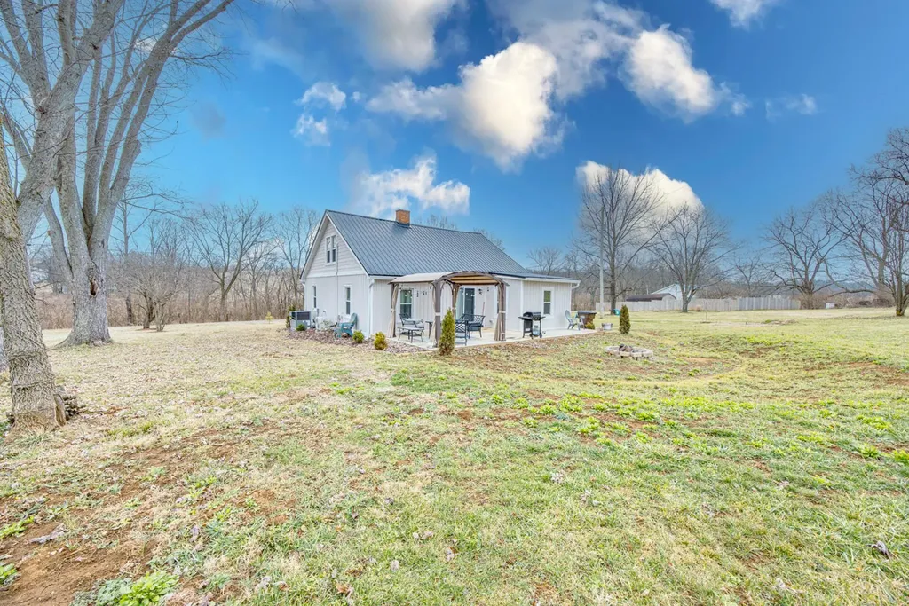 695 Stone Road Paris KY 40361