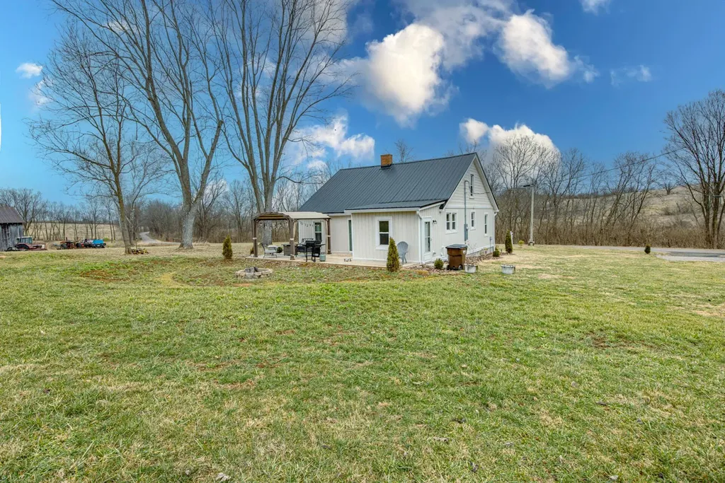 695 Stone Road Paris KY 40361