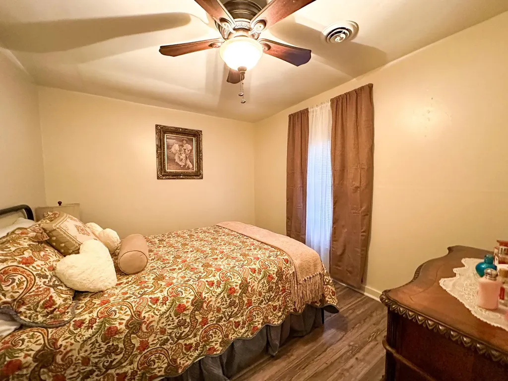 10810 406 Highway Roark KY 40979