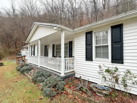 10810 406 Highway Roark KY 40979